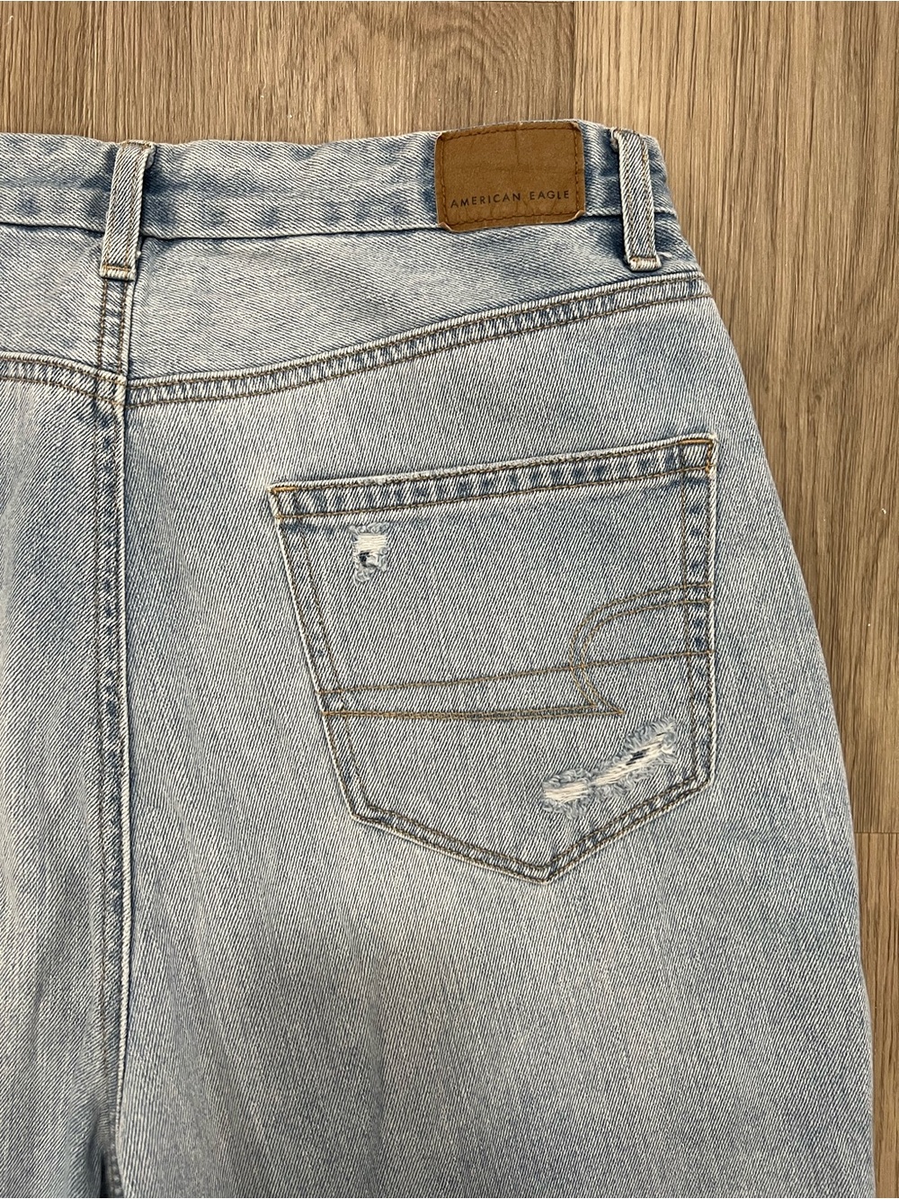 American Eagle Curvy Mom Jeans Distressed Patched Raw Hem Size 8 - Picture 13 of 15